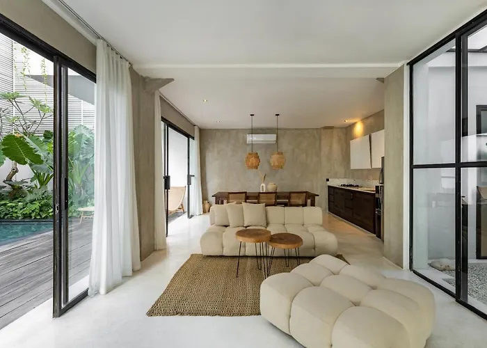 4Br Luxe Pool Villa-Canggu Near Finns-Wifi,Parking