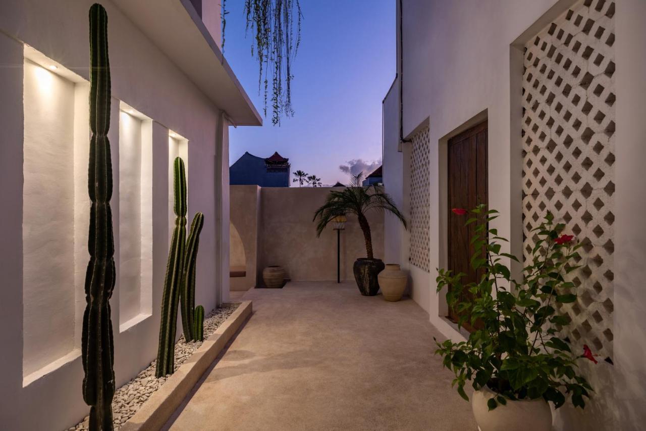 4br Luxe Pool Villa-canggu Near Finns-wifi,parking *